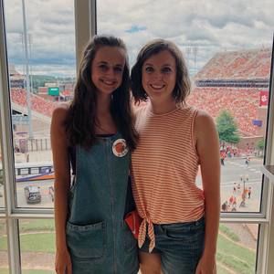 Meet your Posher, Caroline